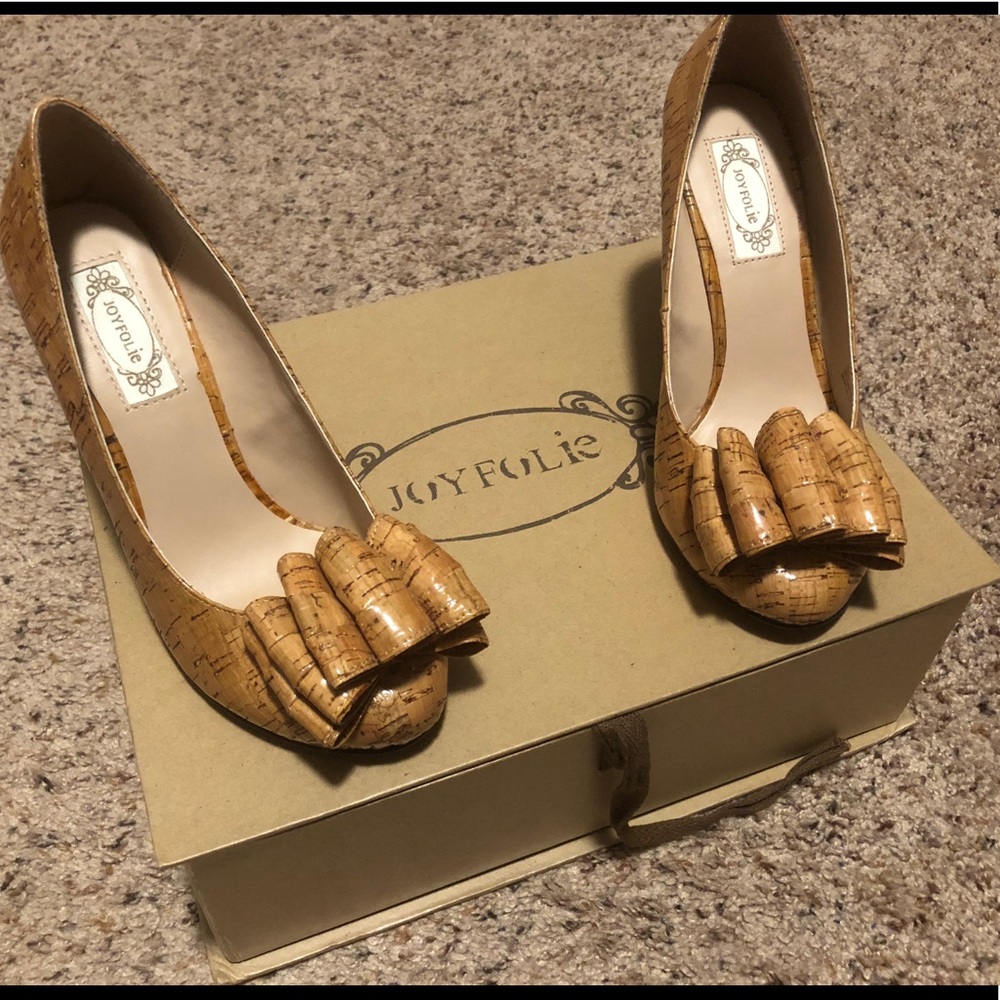 New with box Joyfolie Lou wedges in cork sz 6.5